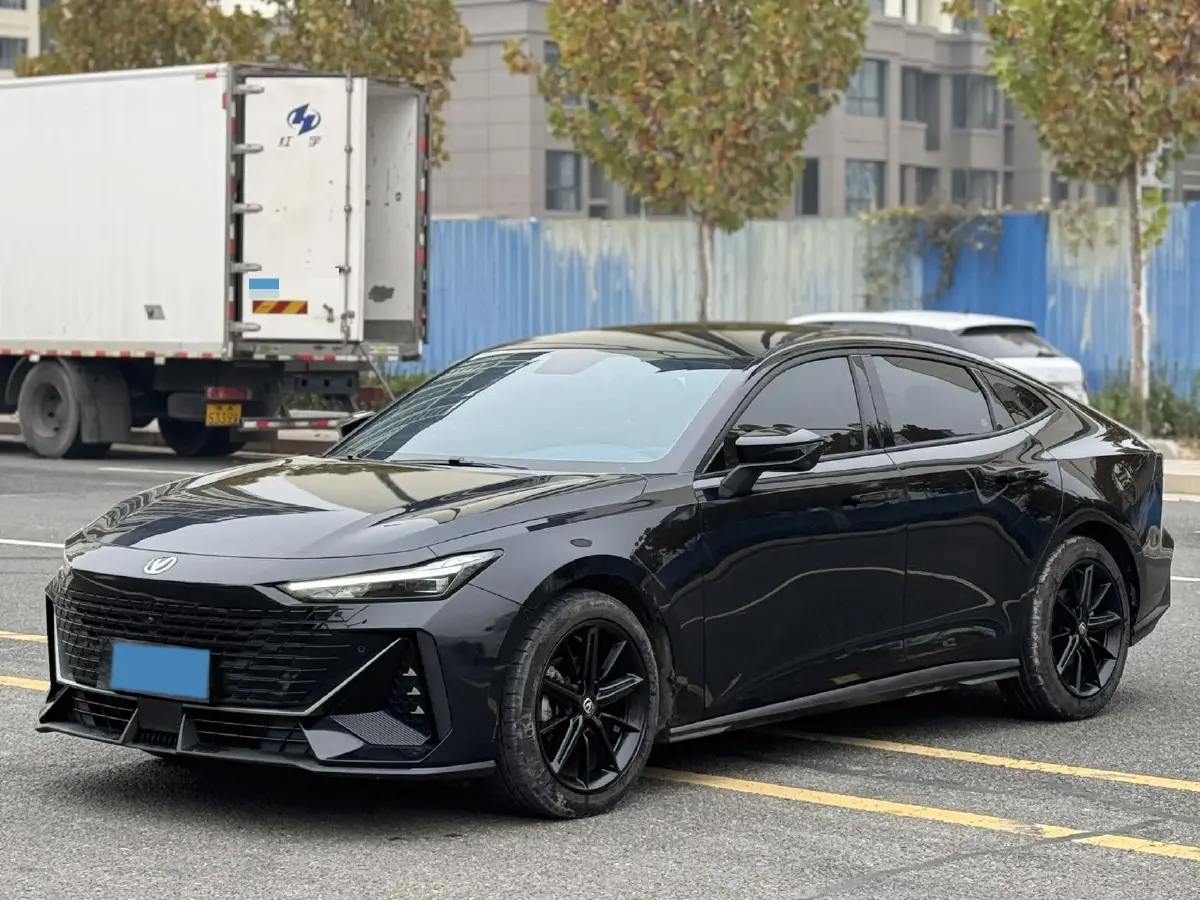 2023 ChangAn UNI-V 1.5T 188HP L4 7DCT