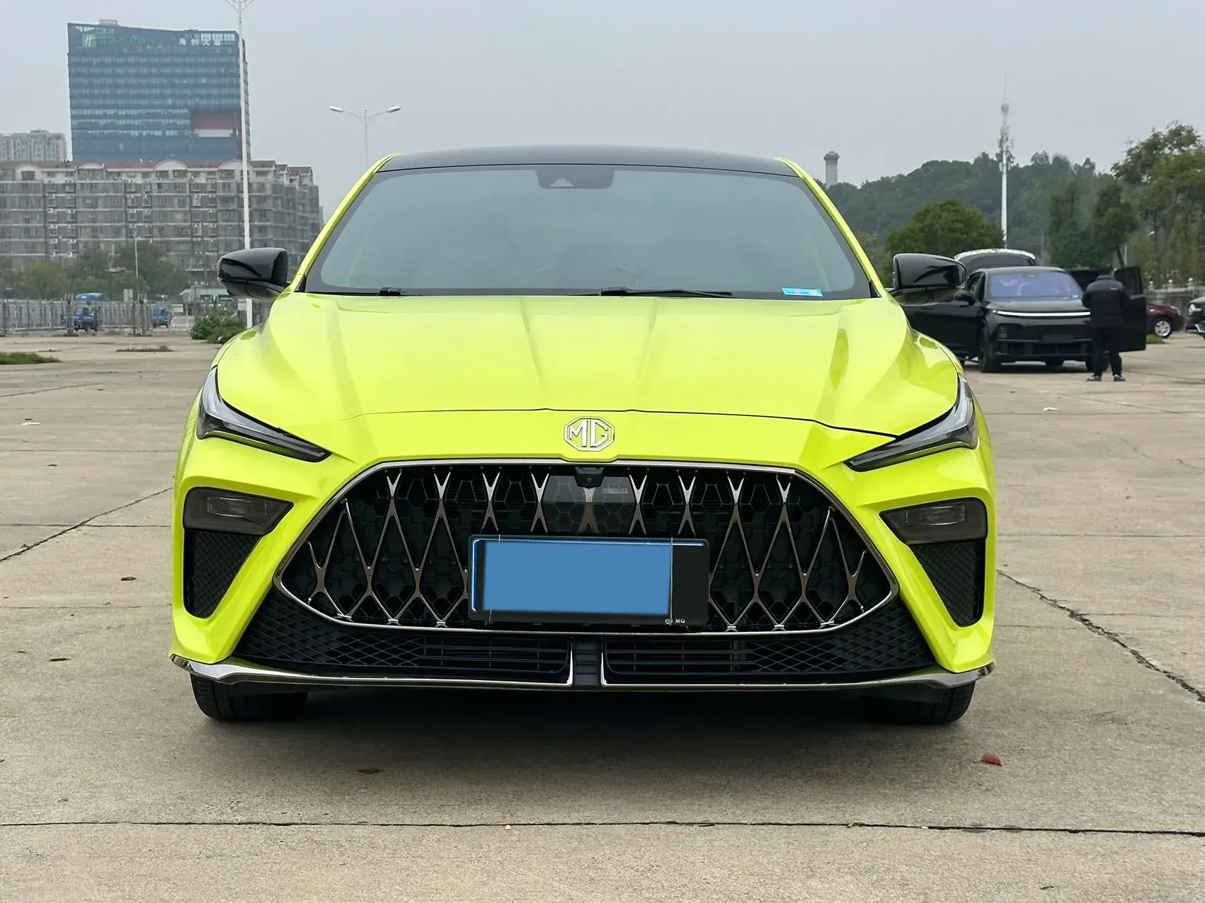 2022 MG 5 thumbnail 2