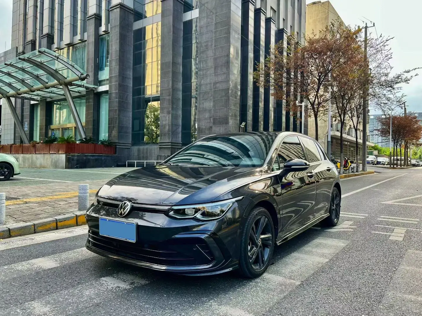 2023 VOLKSWAGEN GOLF view 1