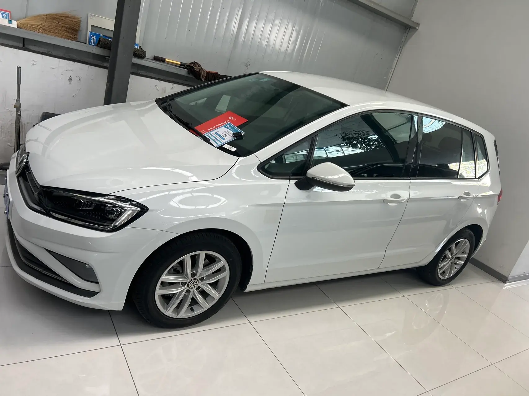 2019 VOLKSWAGEN GOLF view 1