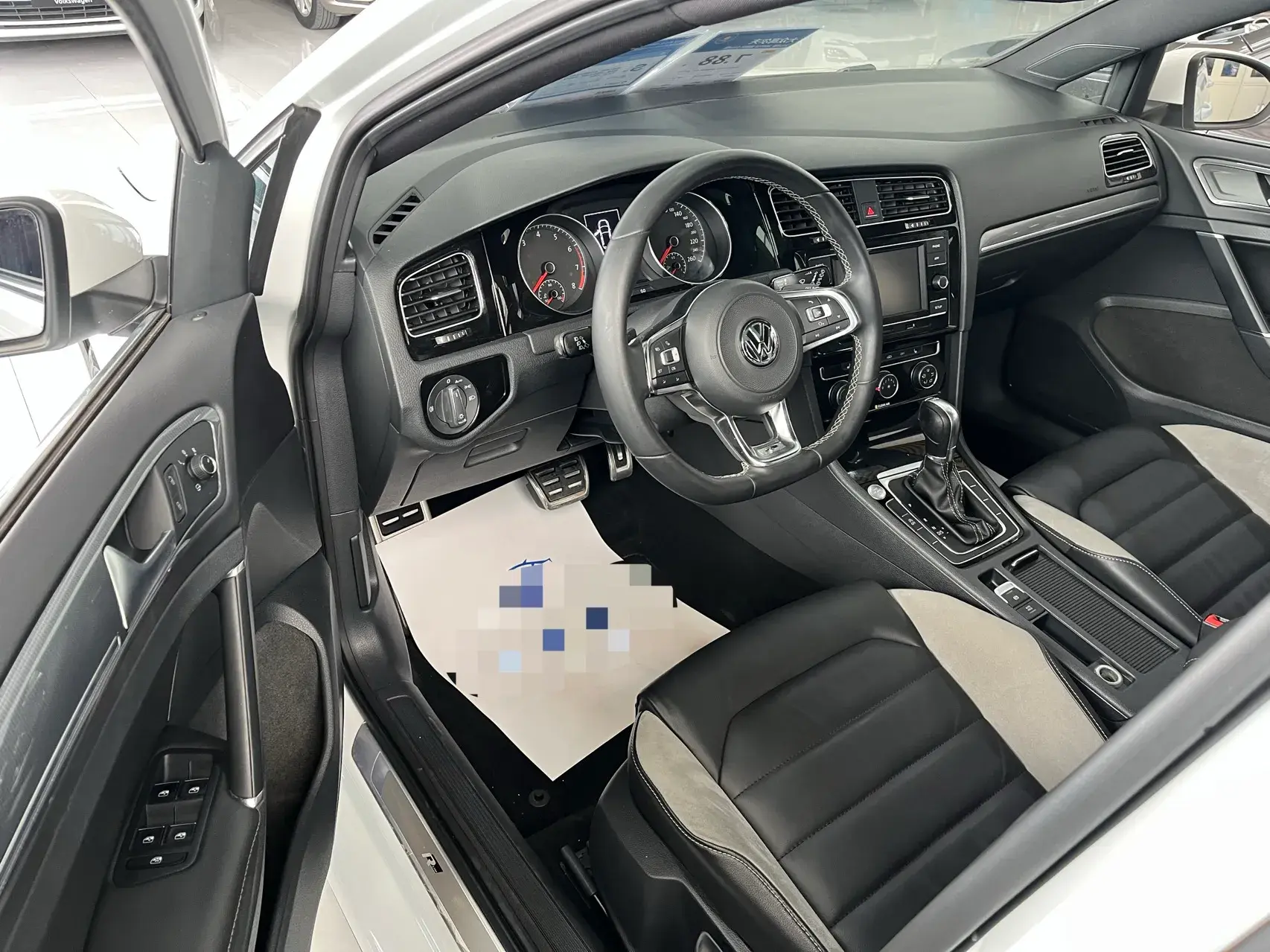 2018 VOLKSWAGEN GOLF thumbnail 3