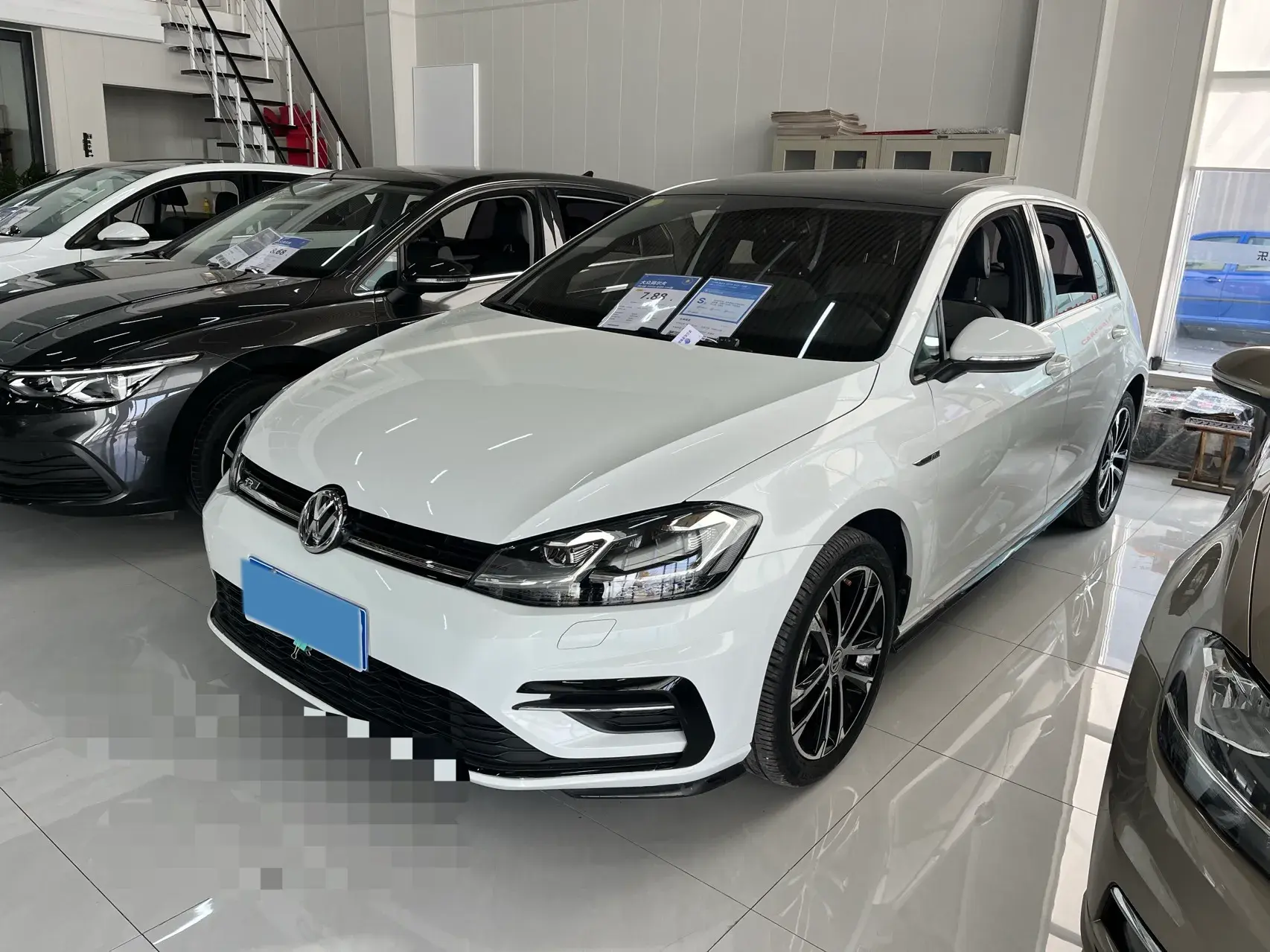 2018 VOLKSWAGEN GOLF view 1