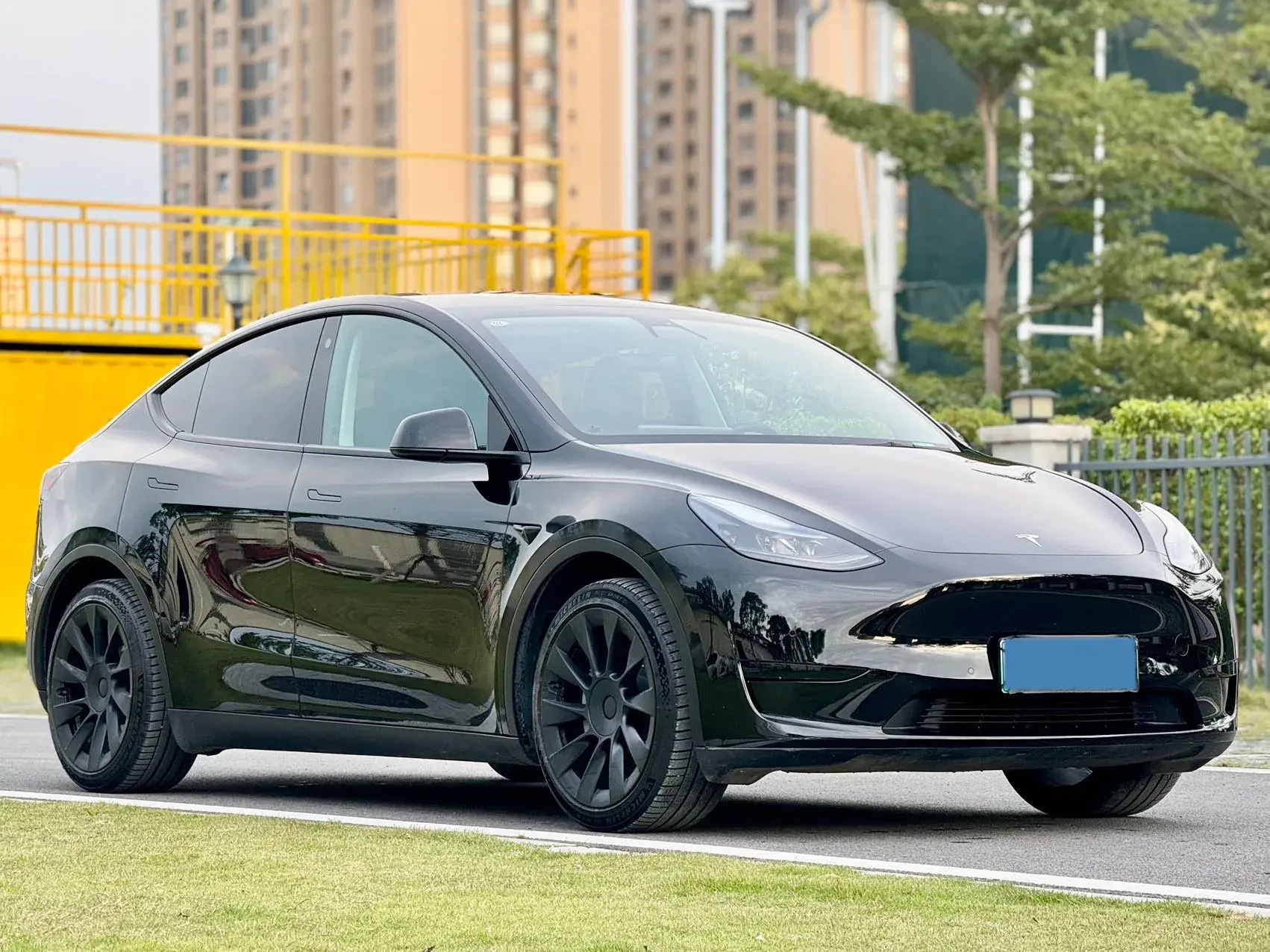 2022 TESLA MODEL thumbnail 3