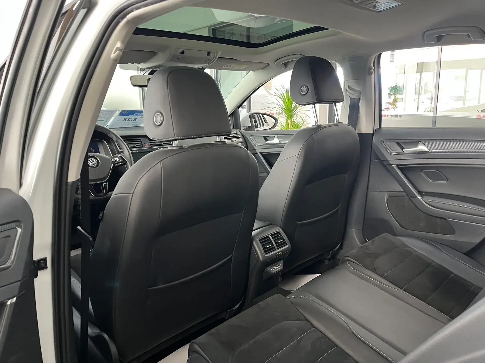 2020 VOLKSWAGEN GOLF thumbnail 4