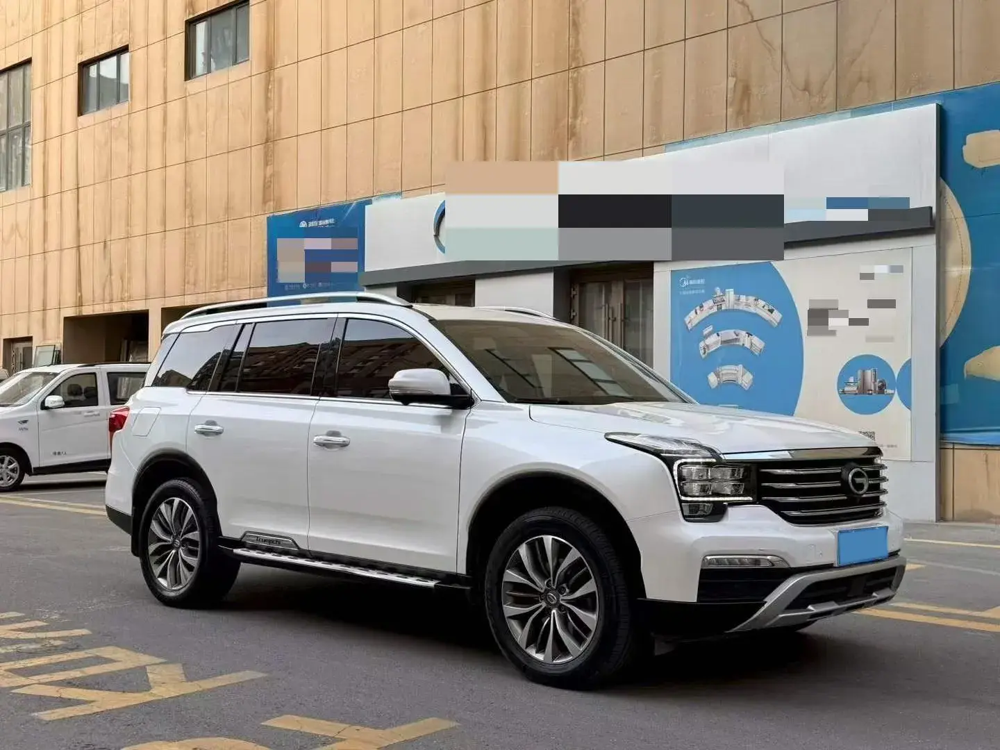 2017 GAC TRUMPCHI thumbnail 3