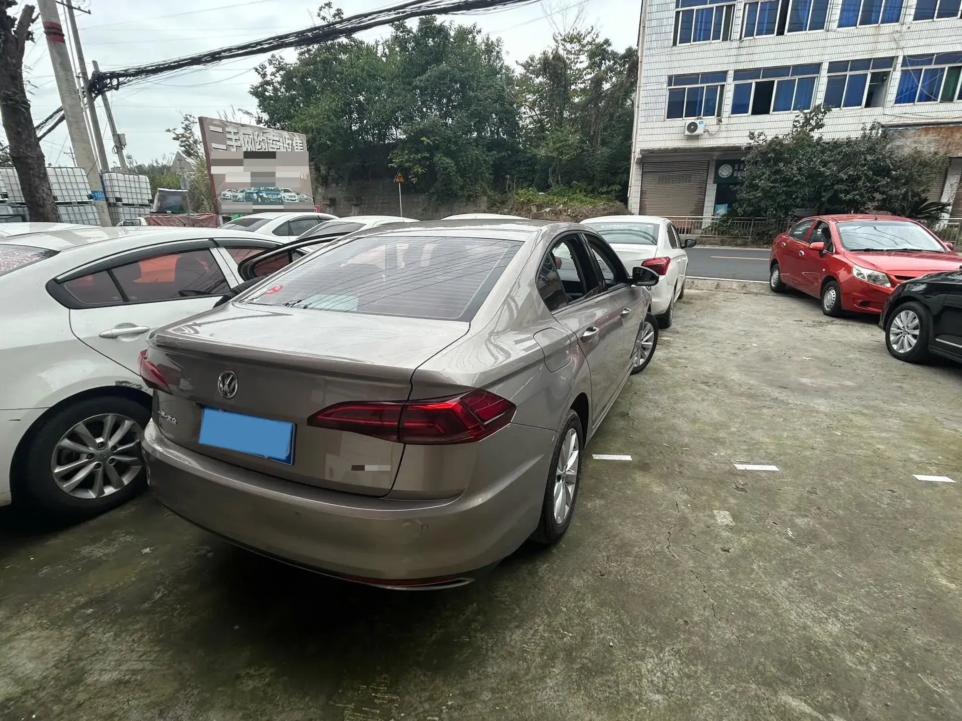 2019 VOLKSWAGEN BORA thumbnail 4