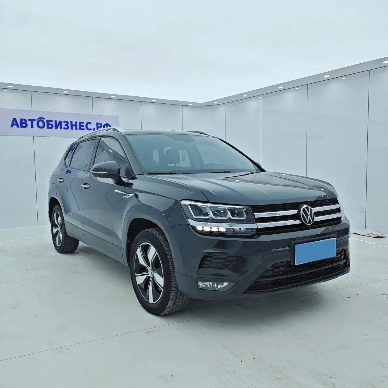 2021 VOLKSWAGEN THARU thumbnail 3