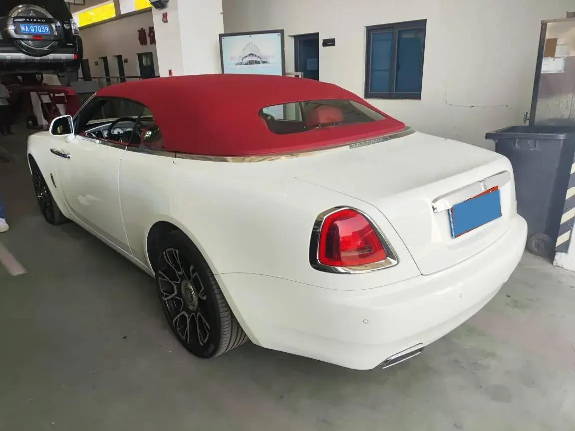 2018 ROLLS-ROYCE DAWN thumbnail 4