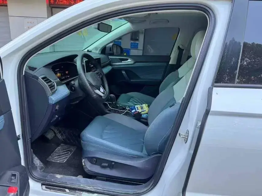 2024 VOLKSWAGEN THARU thumbnail 3