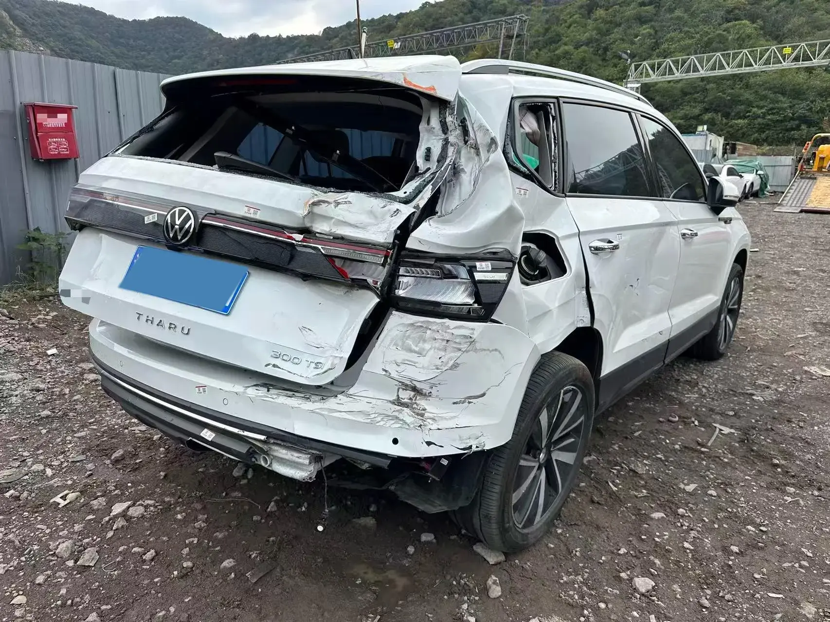 2023 VOLKSWAGEN THARU thumbnail 3