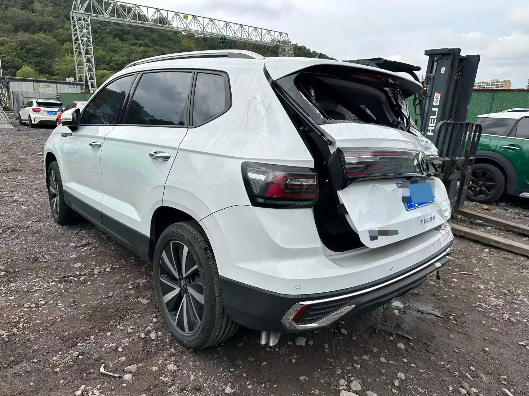 2023 VOLKSWAGEN THARU thumbnail 4