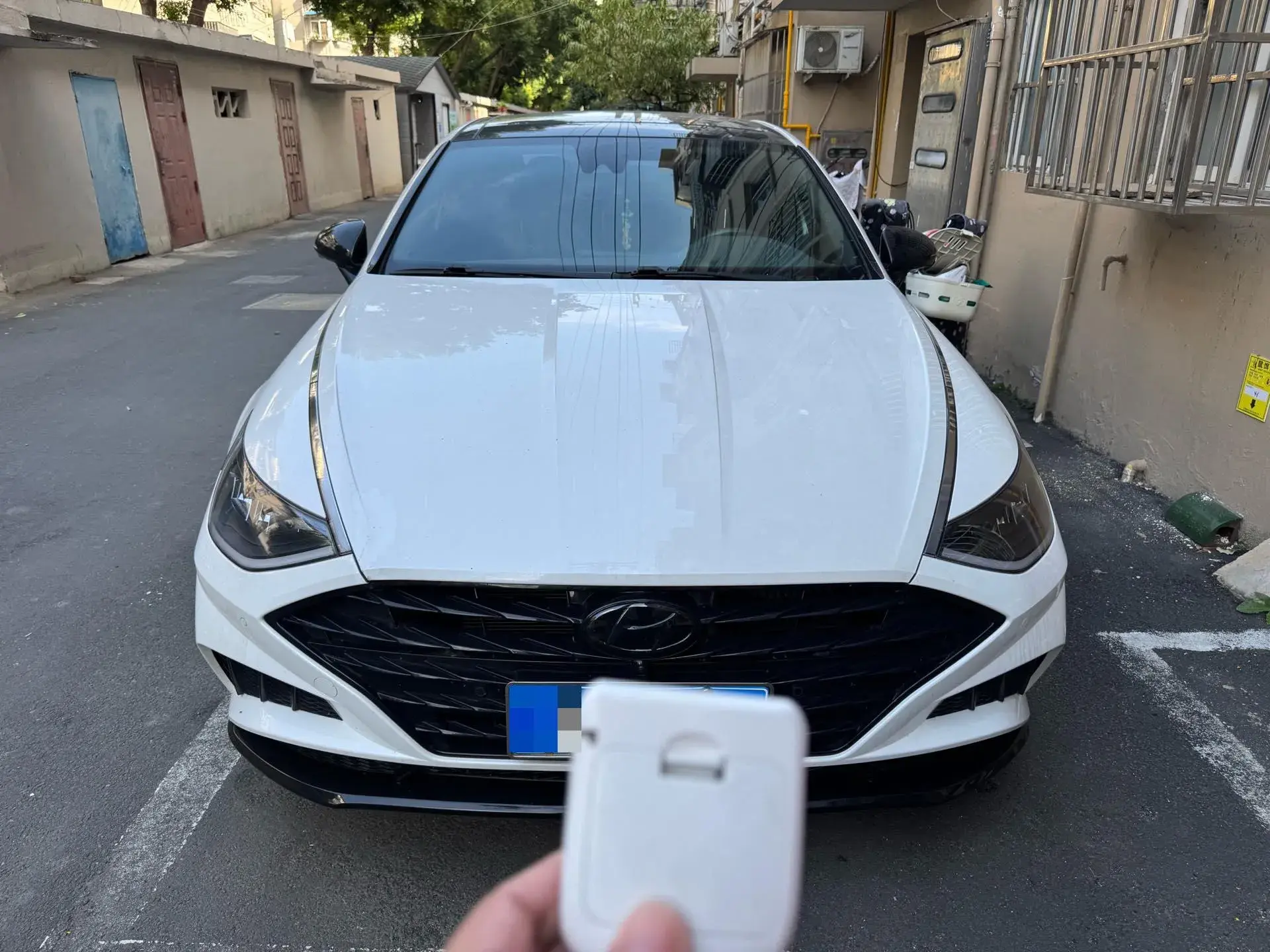 2022 HYUNDAI SONATA thumbnail 2