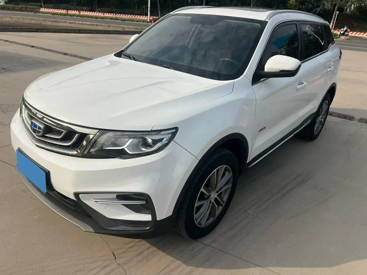 2018 GEELY AZKARRA view 1