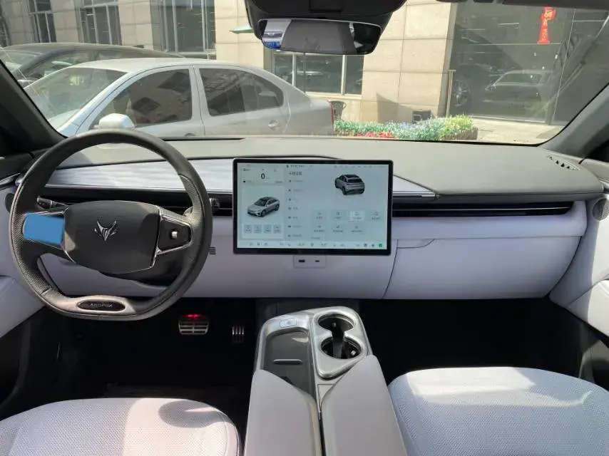 2024 ARCFOX ΑT5 thumbnail 4