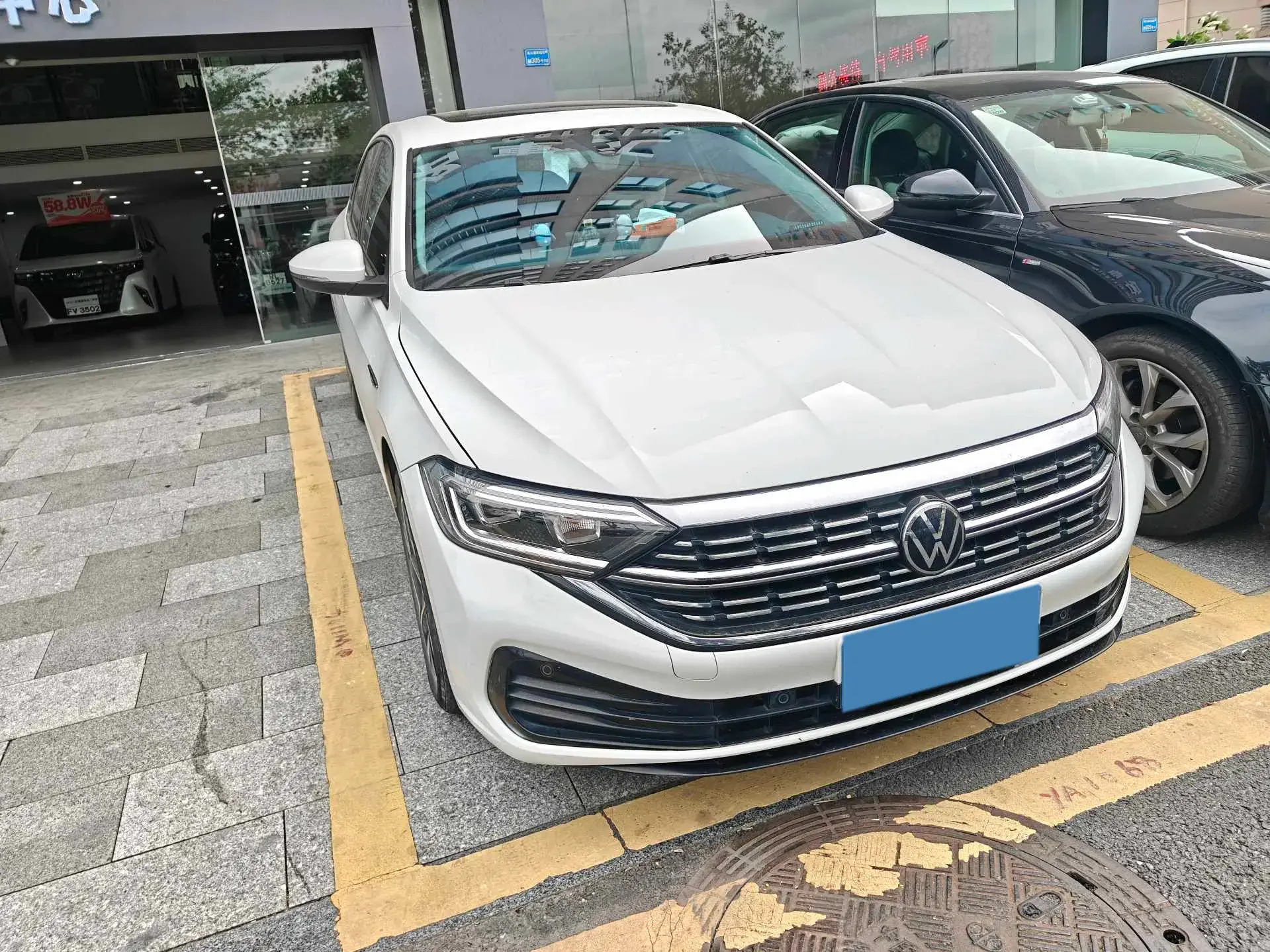 2023 VOLKSWAGEN SAGITAR thumbnail 2