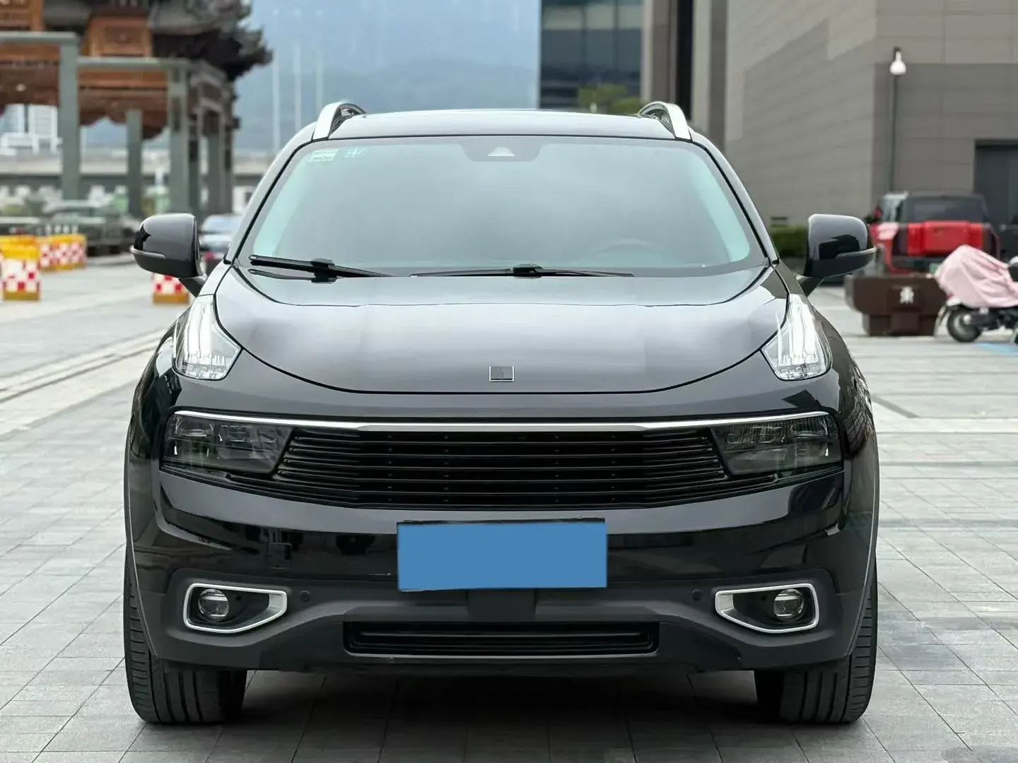 2018 LYNK&CO 01 thumbnail 2