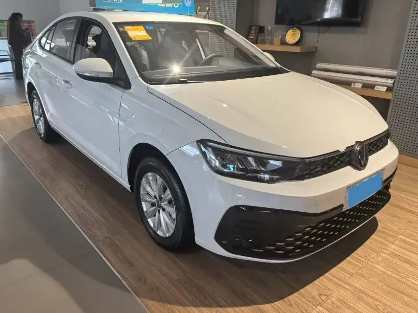 2025 VOLKSWAGEN LAVIDA thumbnail 3