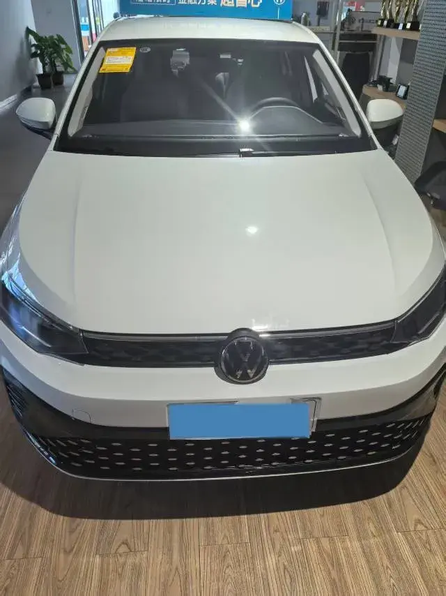 2025 VOLKSWAGEN LAVIDA thumbnail 2