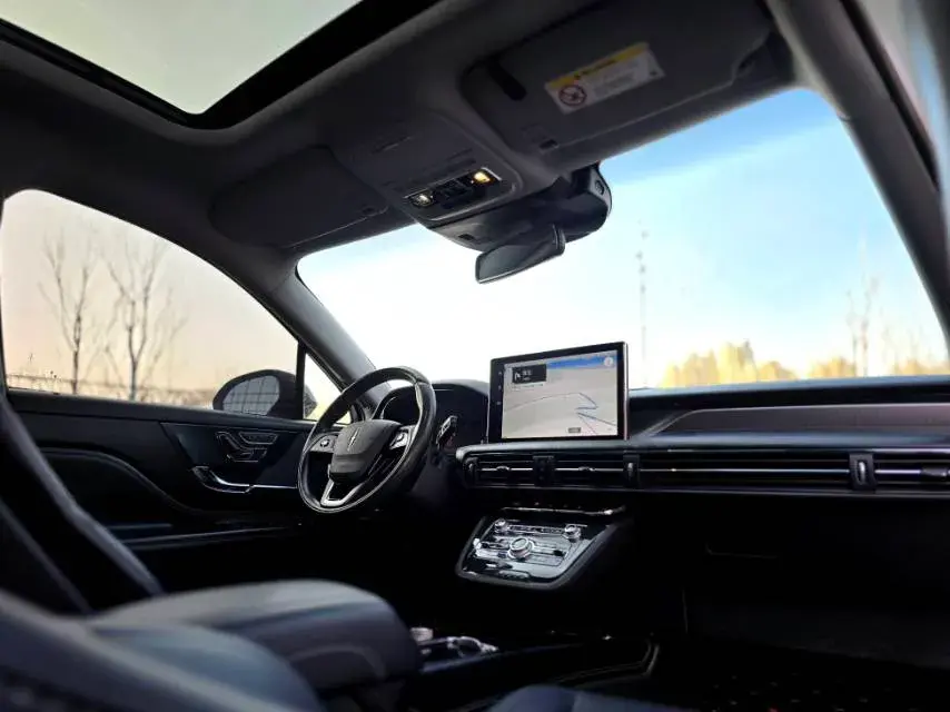 2021 LINCOLN CORSAIR thumbnail 4