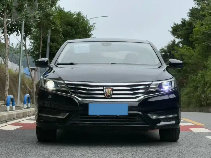 2018 ROEWE I6 thumbnail 2
