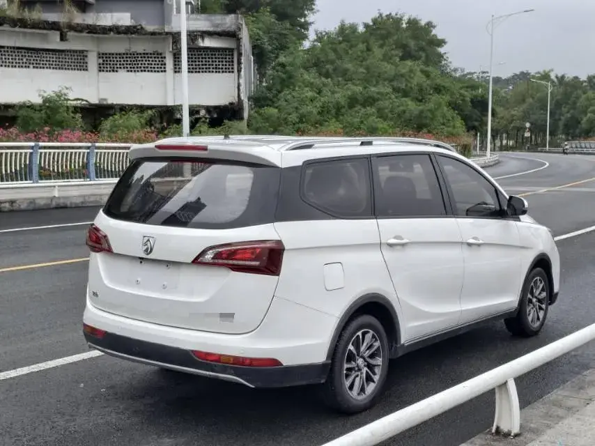 2019 BAOJUN 730 thumbnail 4