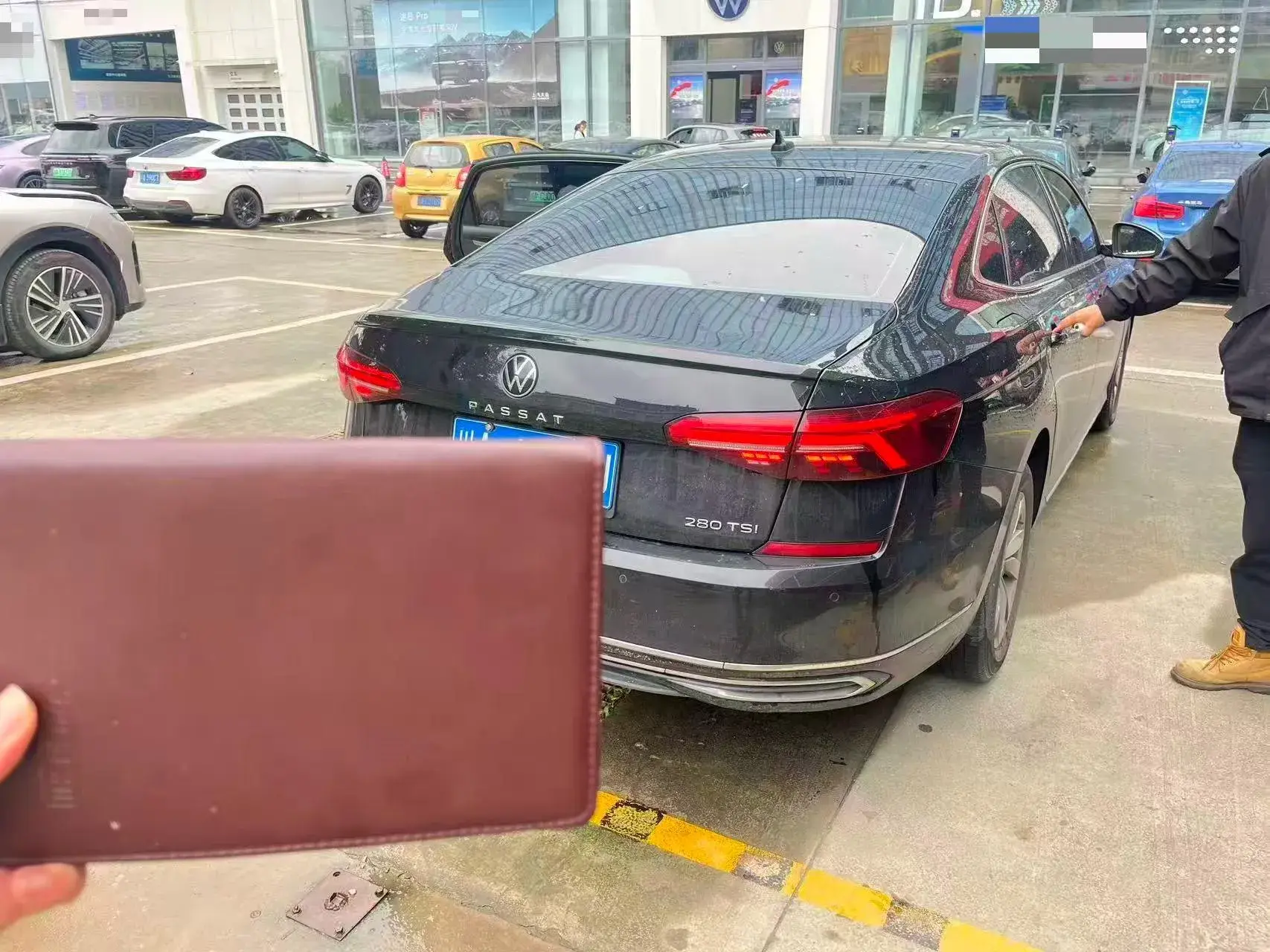 2021 VOLKSWAGEN PASSAT thumbnail 2