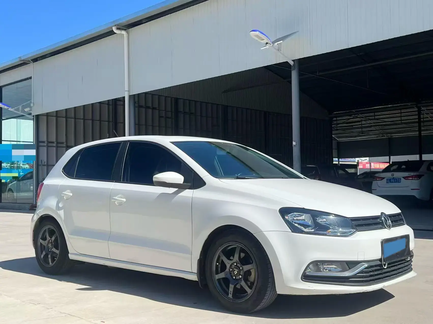 2018 VOLKSWAGEN POLO thumbnail 3