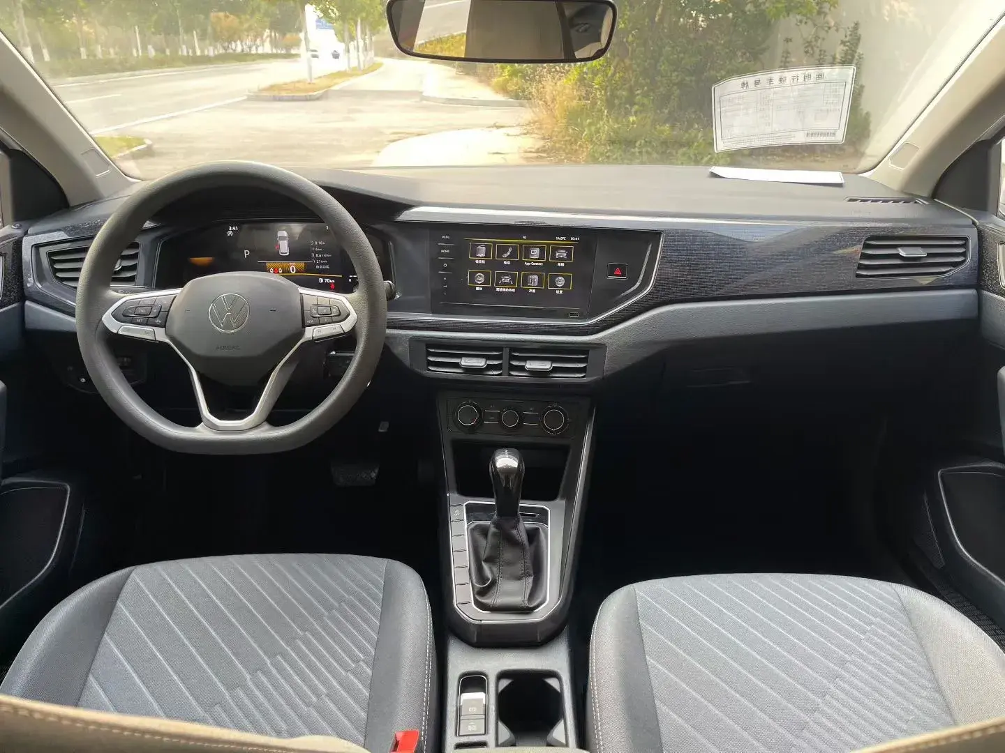 2023 VOLKSWAGEN LAVIDA thumbnail 4