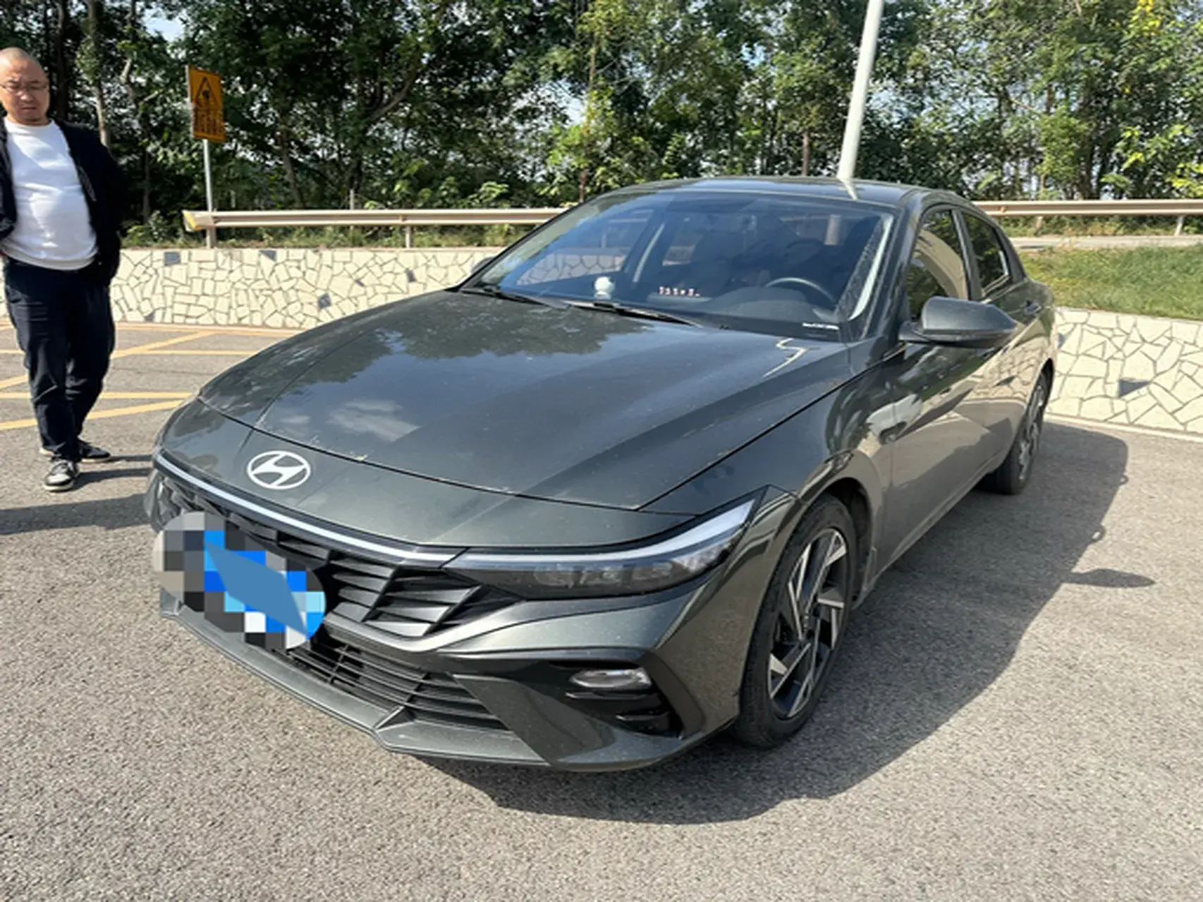 2022 HYUNDAI ELANTRA view 1