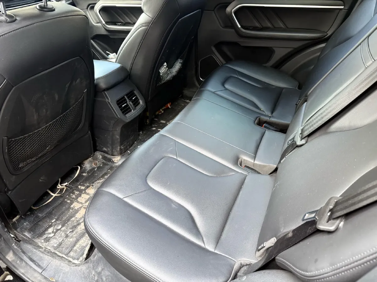 2017 Haval H6 2.0T 197HP L4 7DCT,autocango,china used car exporter,china ev exporter,chinese used car exporter,chinese used ev exporter