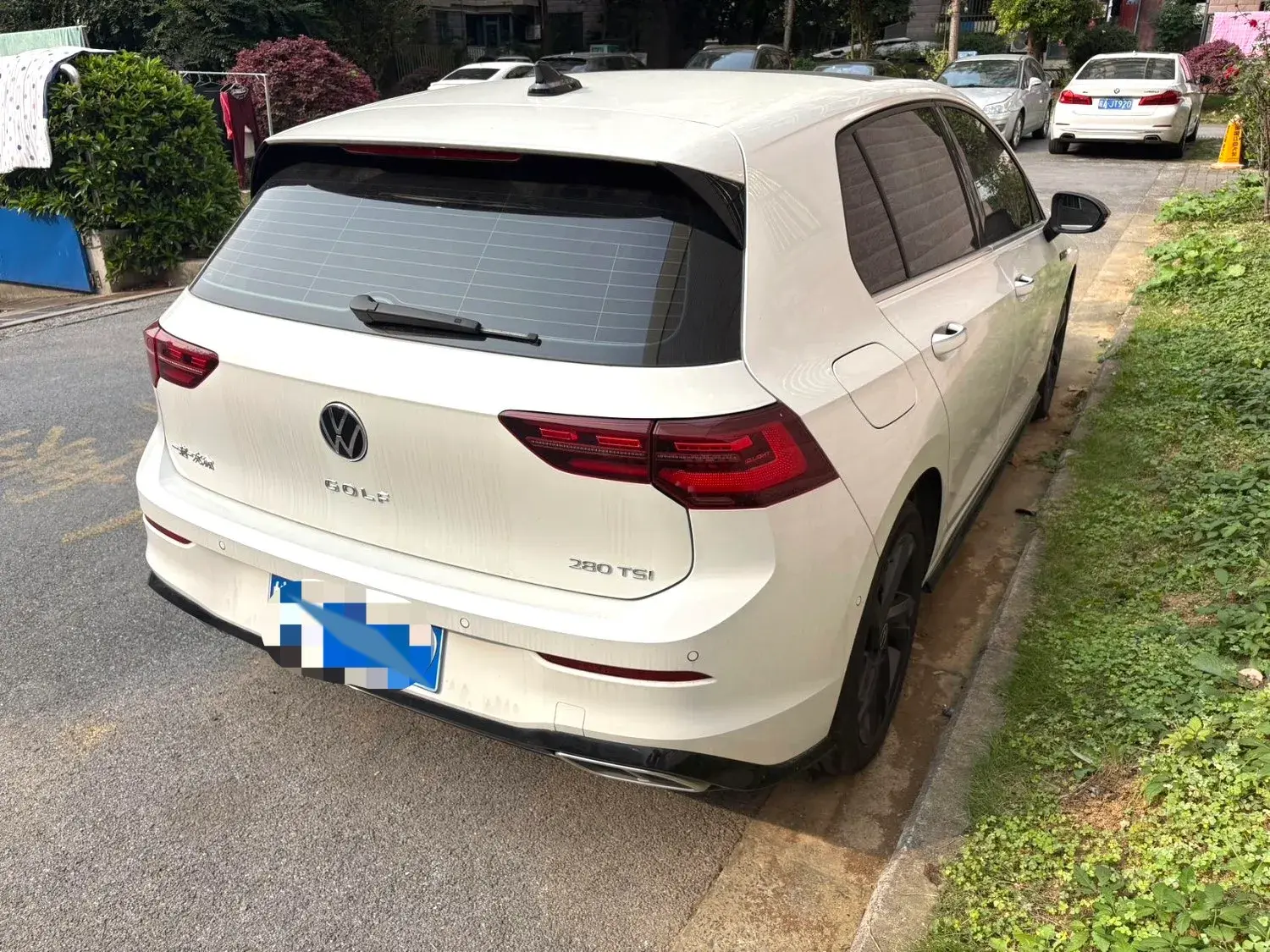 2023 VOLKSWAGEN GOLF thumbnail 3