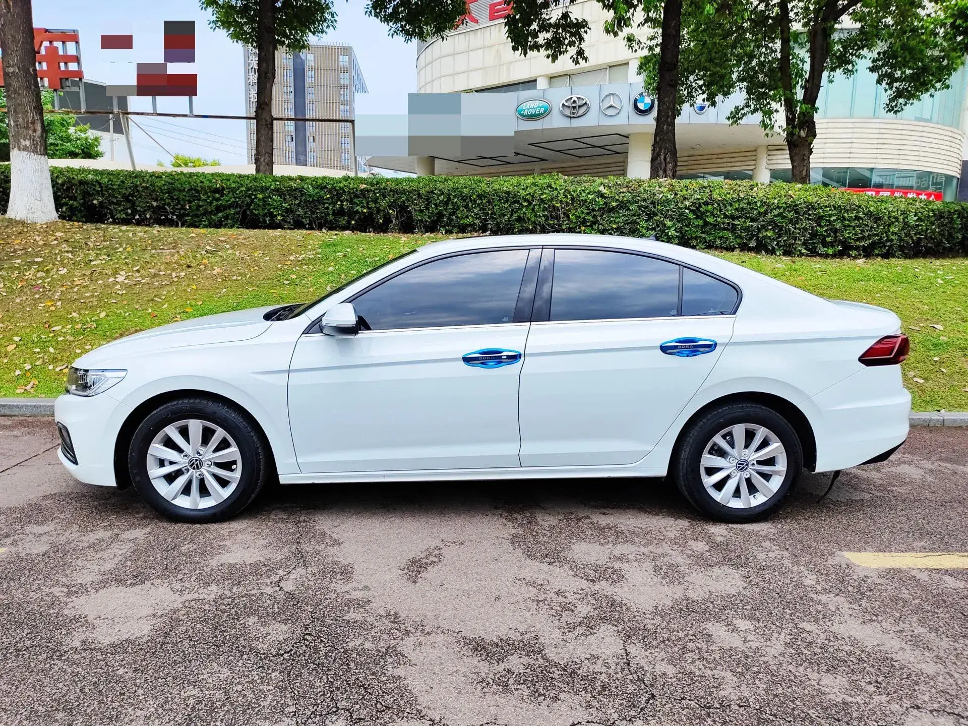 2021 VOLKSWAGEN BORA thumbnail 2