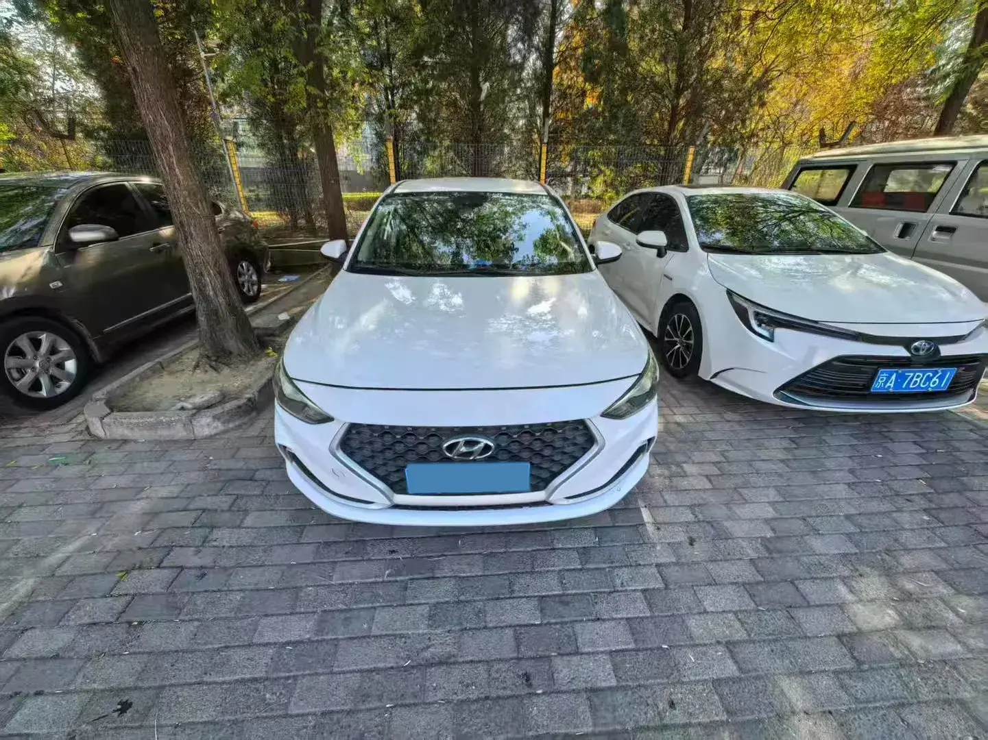 2017 HYUNDAI CELESTA thumbnail 2