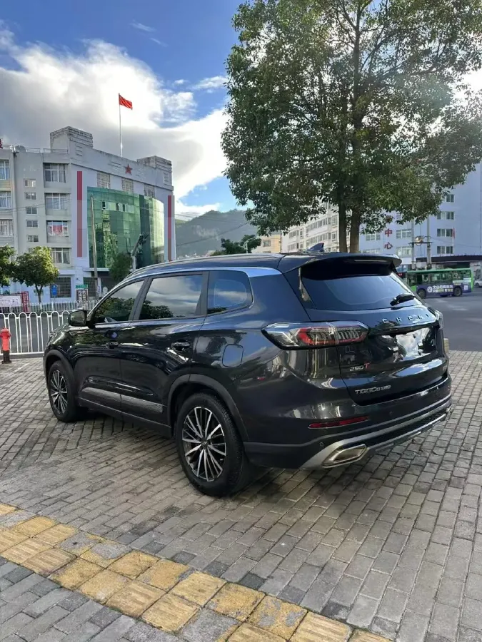 2022 Chery Tiggo 8 Plus 1.6T 197HP L4 7DCT,autocango,china used car exporter,china ev exporter,chinese used car exporter,chinese used ev exporter