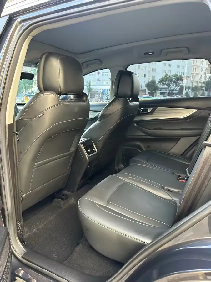 2022 Chery Tiggo 8 Plus 1.6T 197HP L4 7DCT,autocango,china used car exporter,china ev exporter,chinese used car exporter,chinese used ev exporter