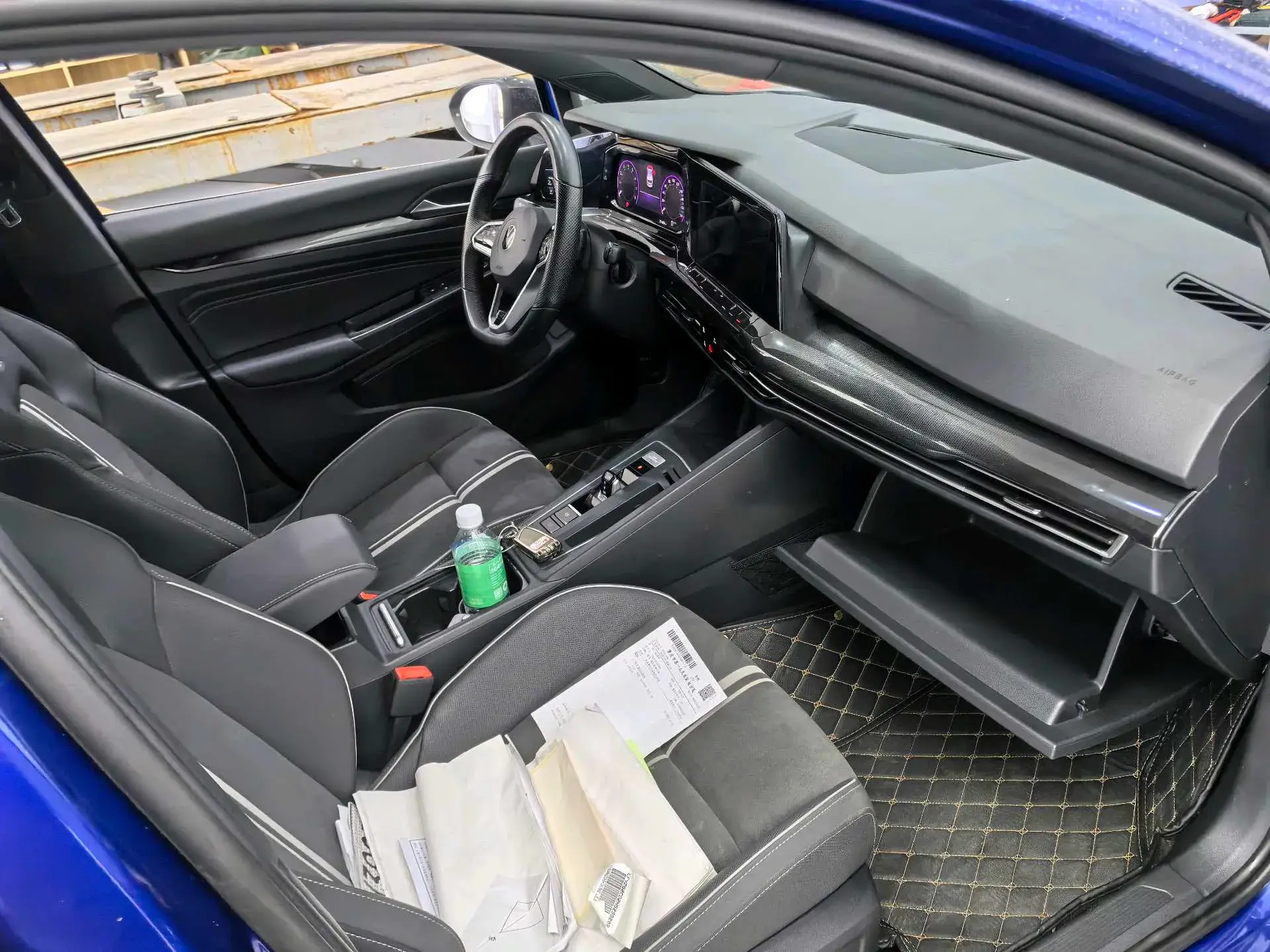 2023 VOLKSWAGEN GOLF thumbnail 3