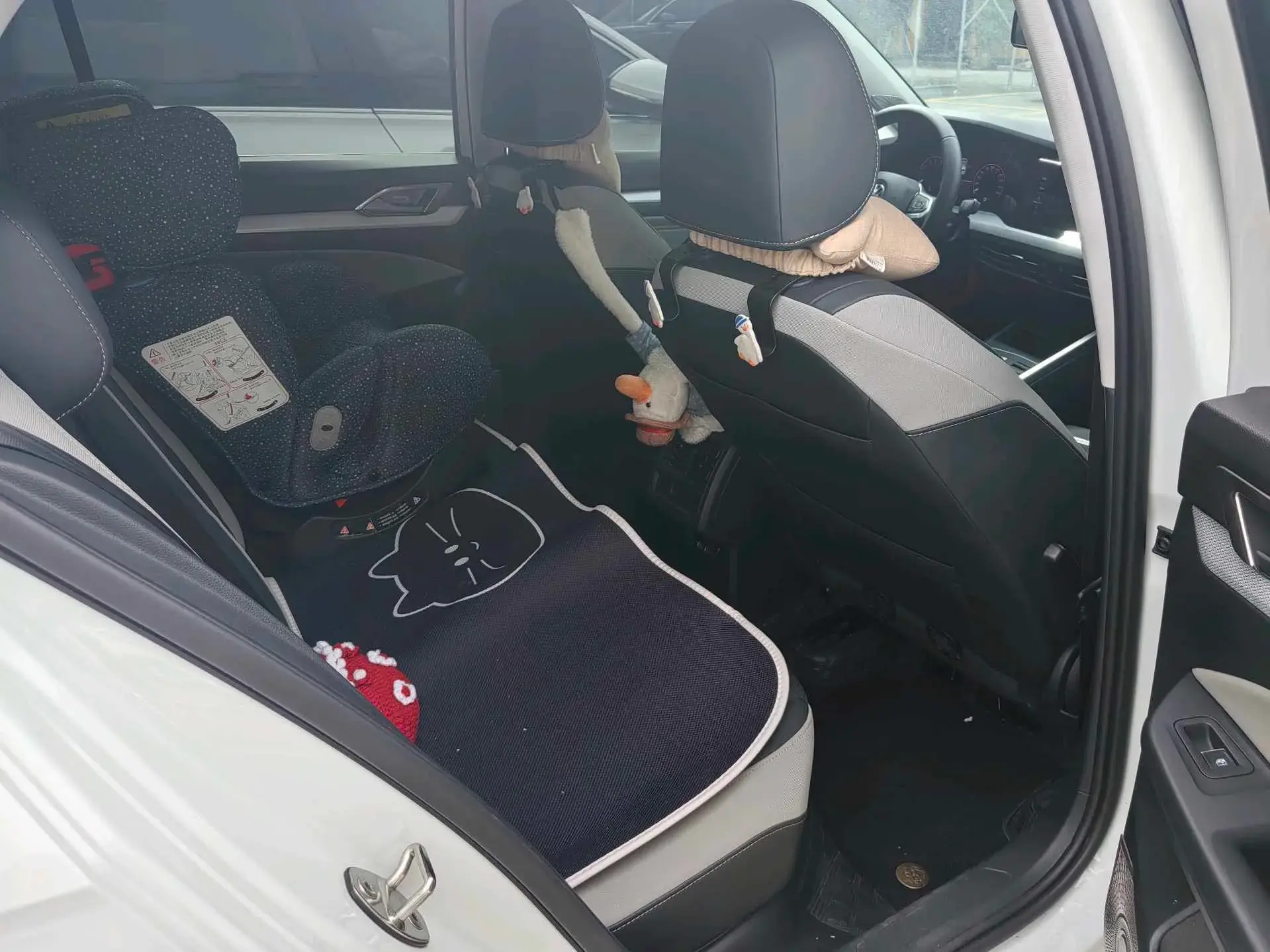 2021 VOLKSWAGEN GOLF thumbnail 4