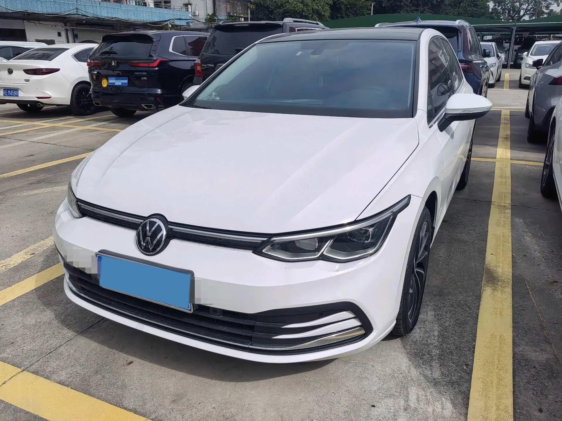 2021 VOLKSWAGEN GOLF view 1