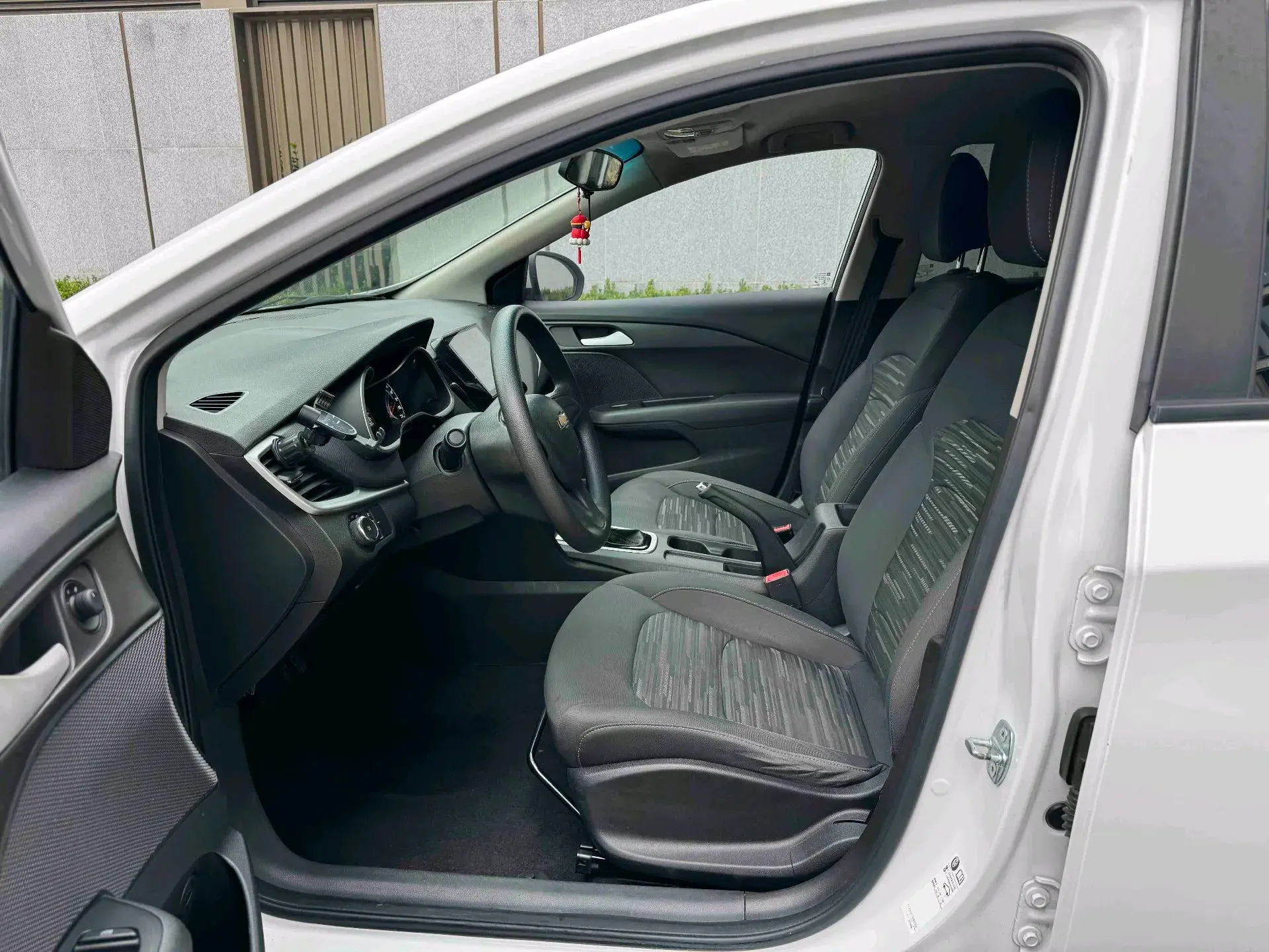 2018 CHEVROLET CAVALIER thumbnail 4