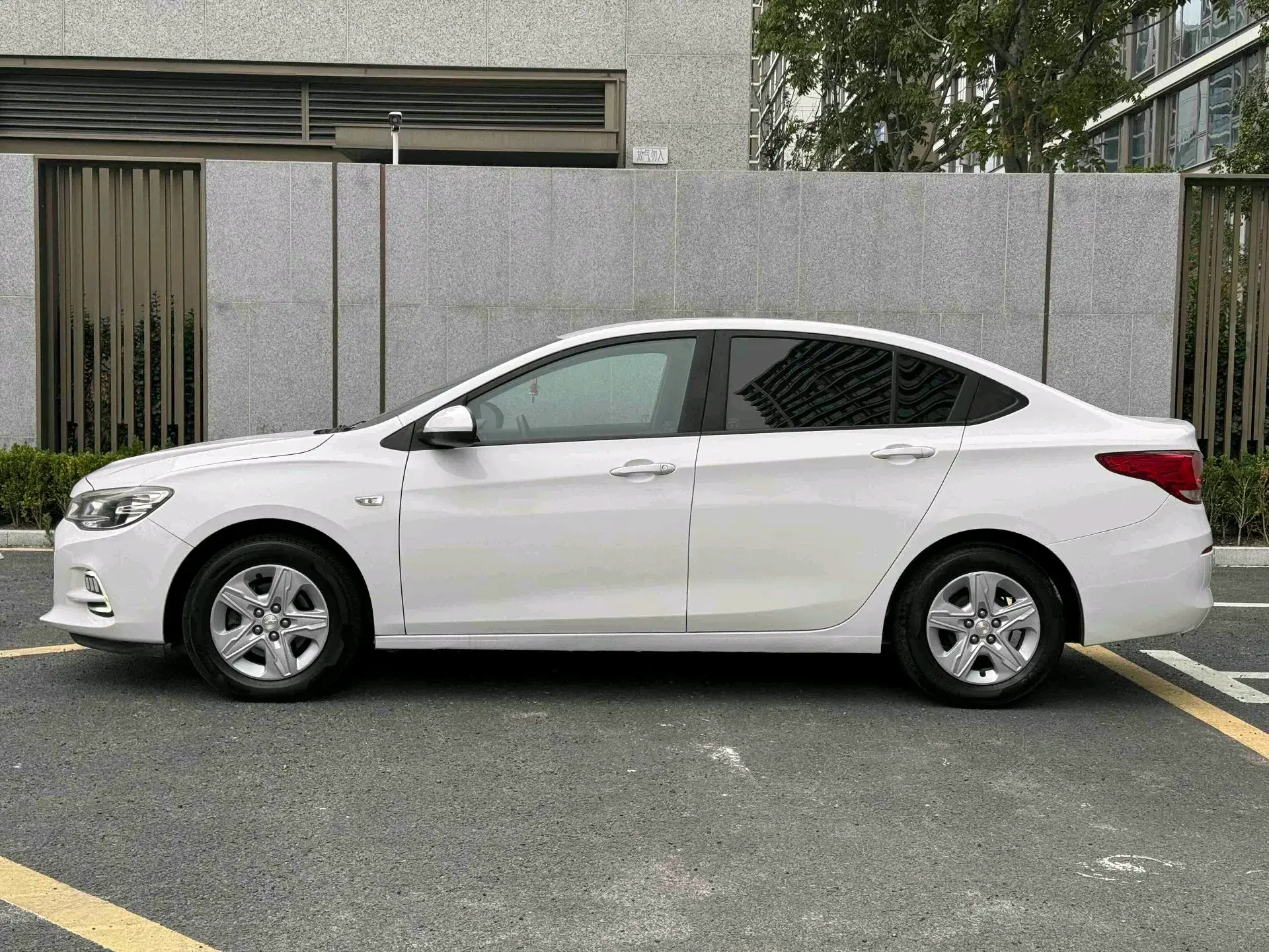 2018 CHEVROLET CAVALIER thumbnail 3