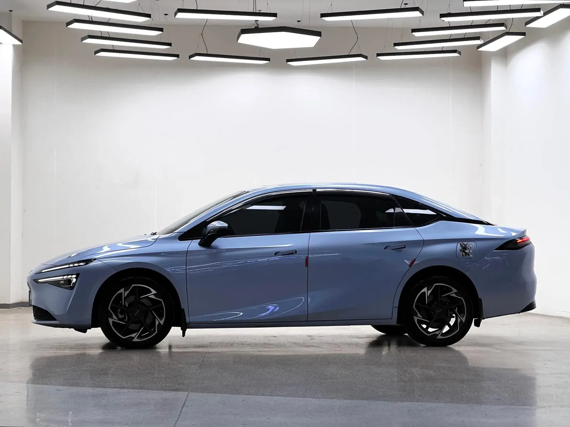 2024 AION AION thumbnail 3