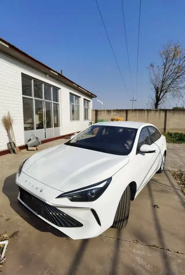 2023 ROEWE I5 view 1