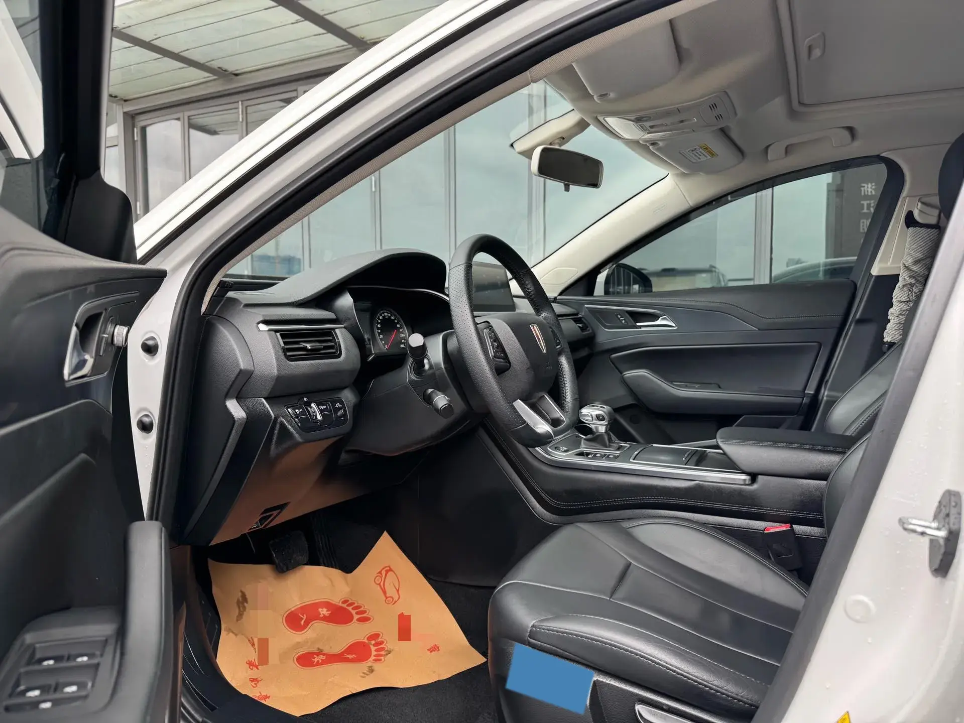 2022 HONGQI H5 thumbnail 4