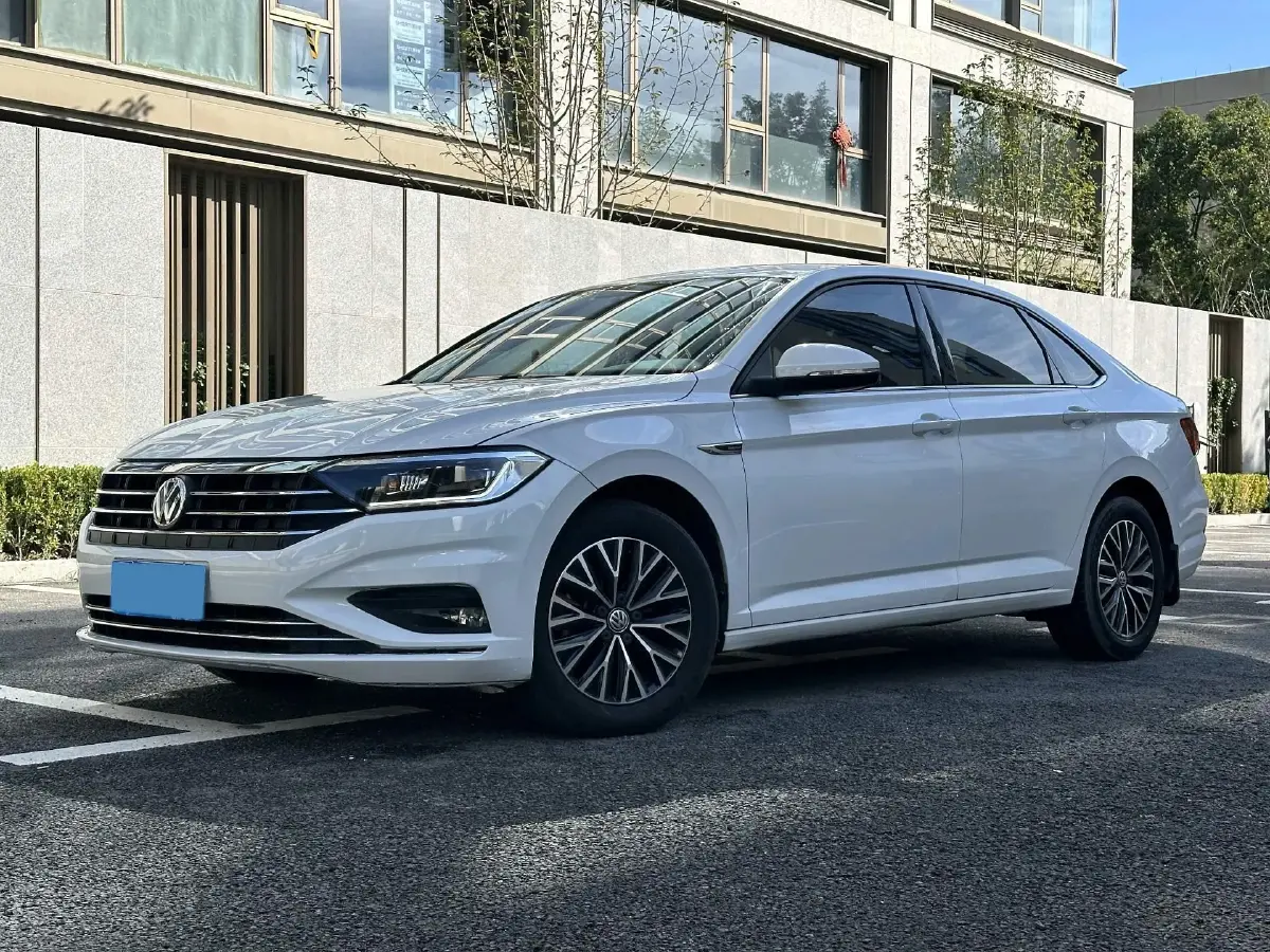 2020 Volkswagen Sagitar 1.2T 116HP L4 7DCT