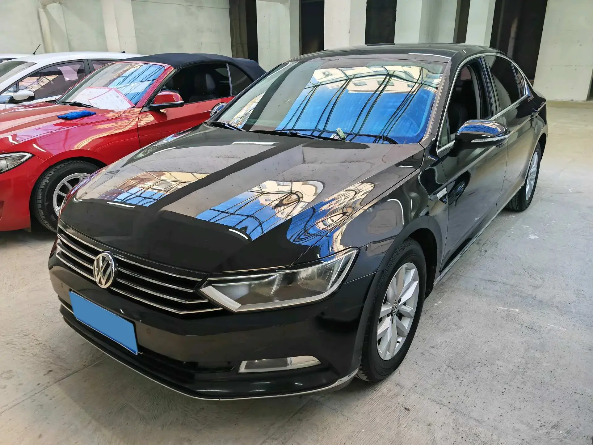 2018 VOLKSWAGEN MAGOTAN view 1