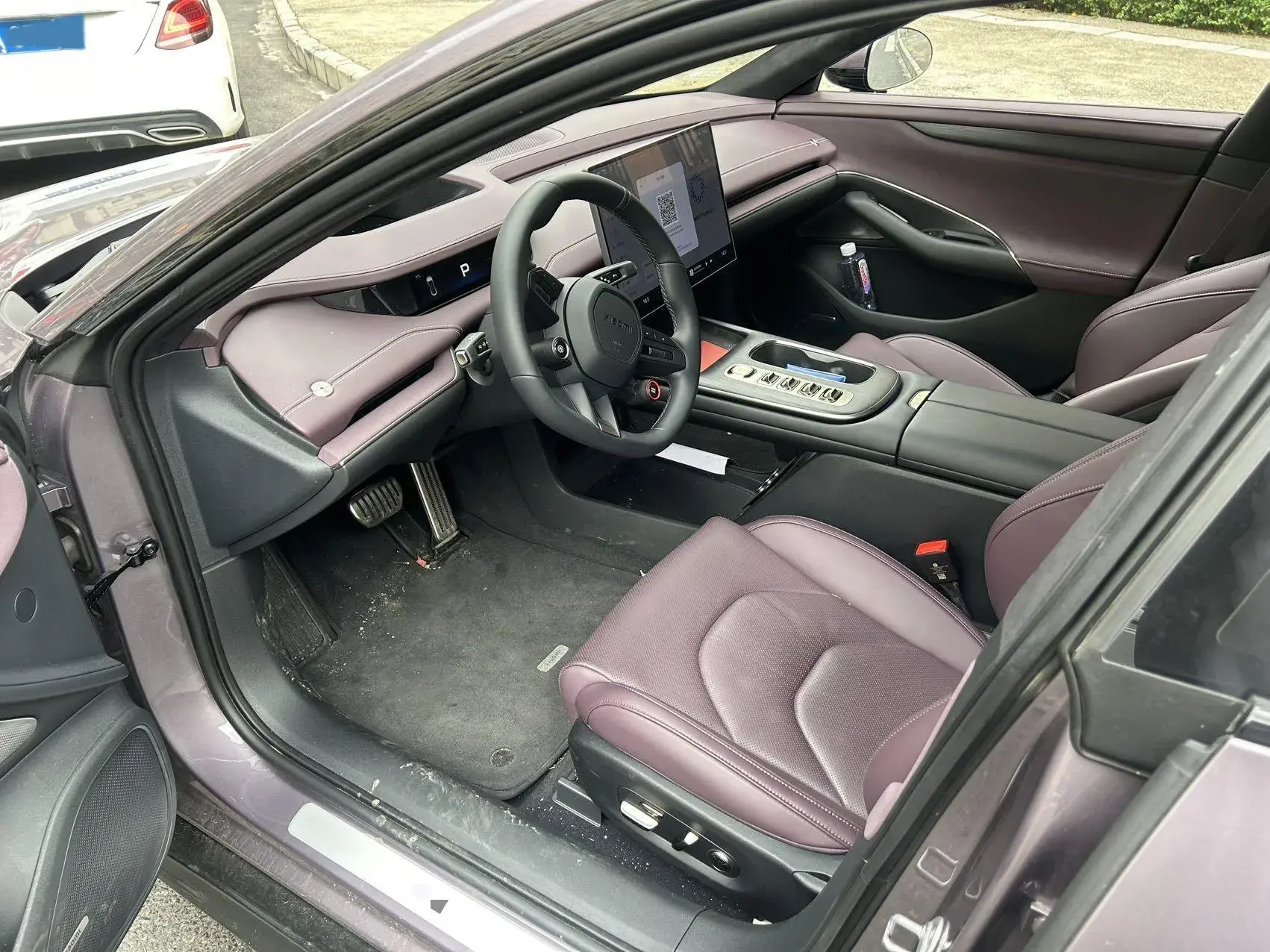 2024 MI SU7 thumbnail 3