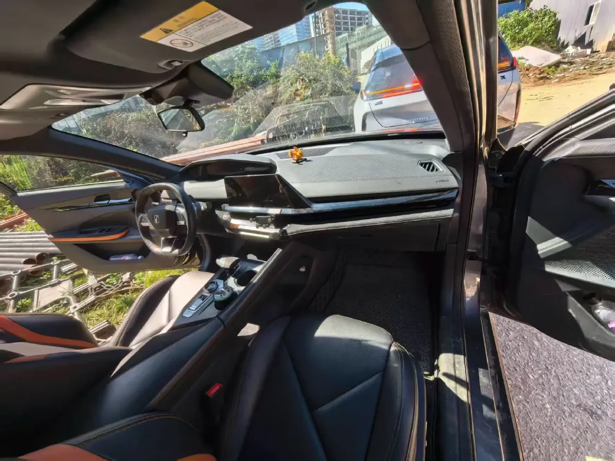 2022 ChangAn UNI-V 1.5T 188HP L4 7DCT,autocango,china used car exporter,china ev exporter,chinese used car exporter,chinese used ev exporter