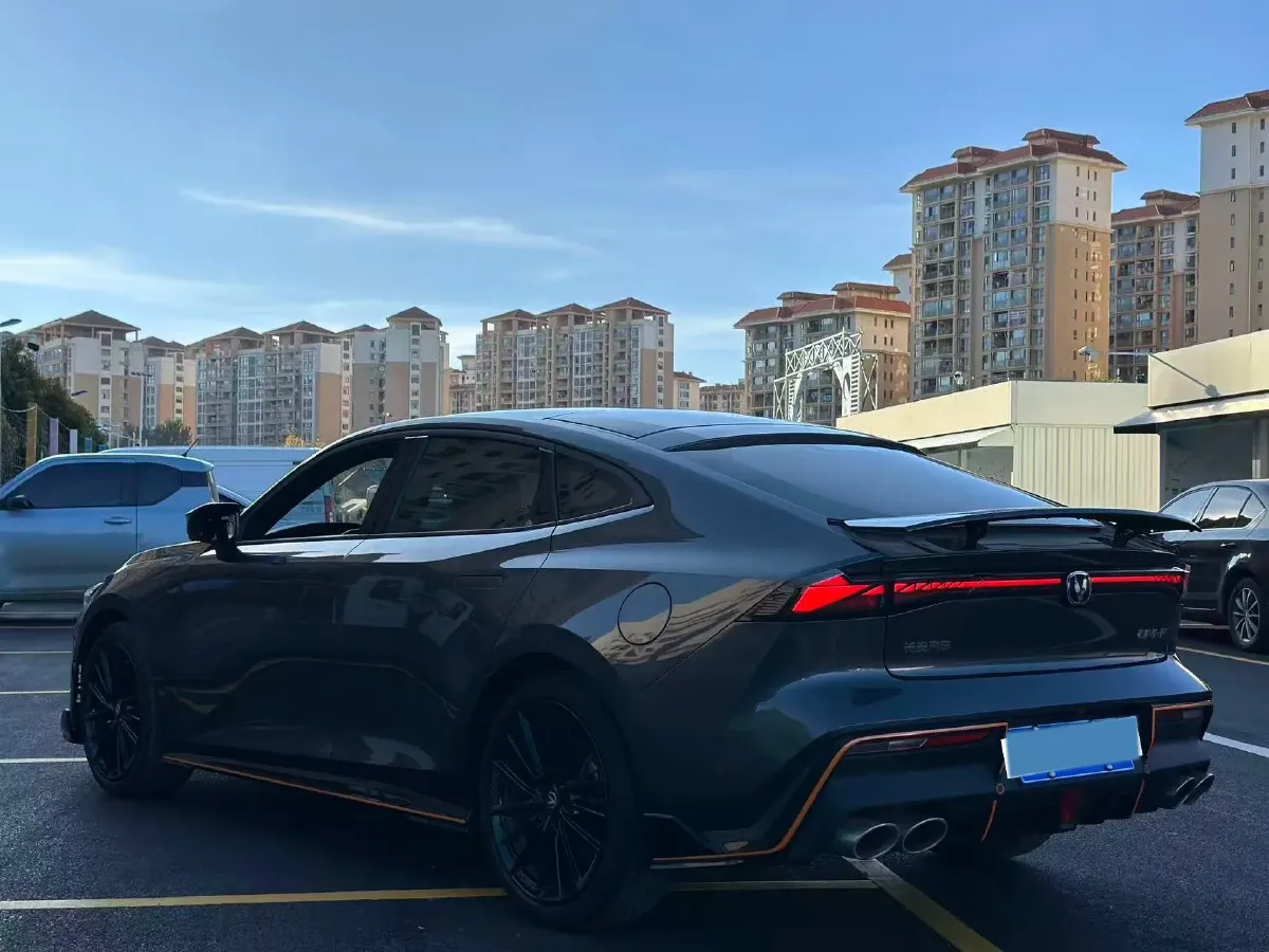 2022 ChangAn UNI-V 1.5T 188HP L4 7DCT,autocango,china used car exporter,china ev exporter,chinese used car exporter,chinese used ev exporter