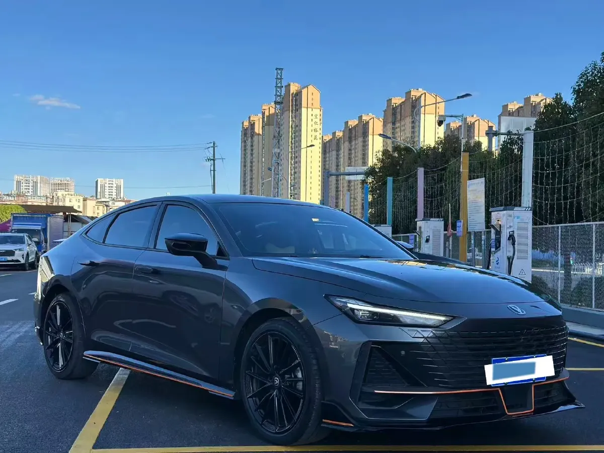 2022 ChangAn UNI-V 1.5T 188HP L4 7DCT,autocango,china used car exporter,china ev exporter,chinese used car exporter,chinese used ev exporter