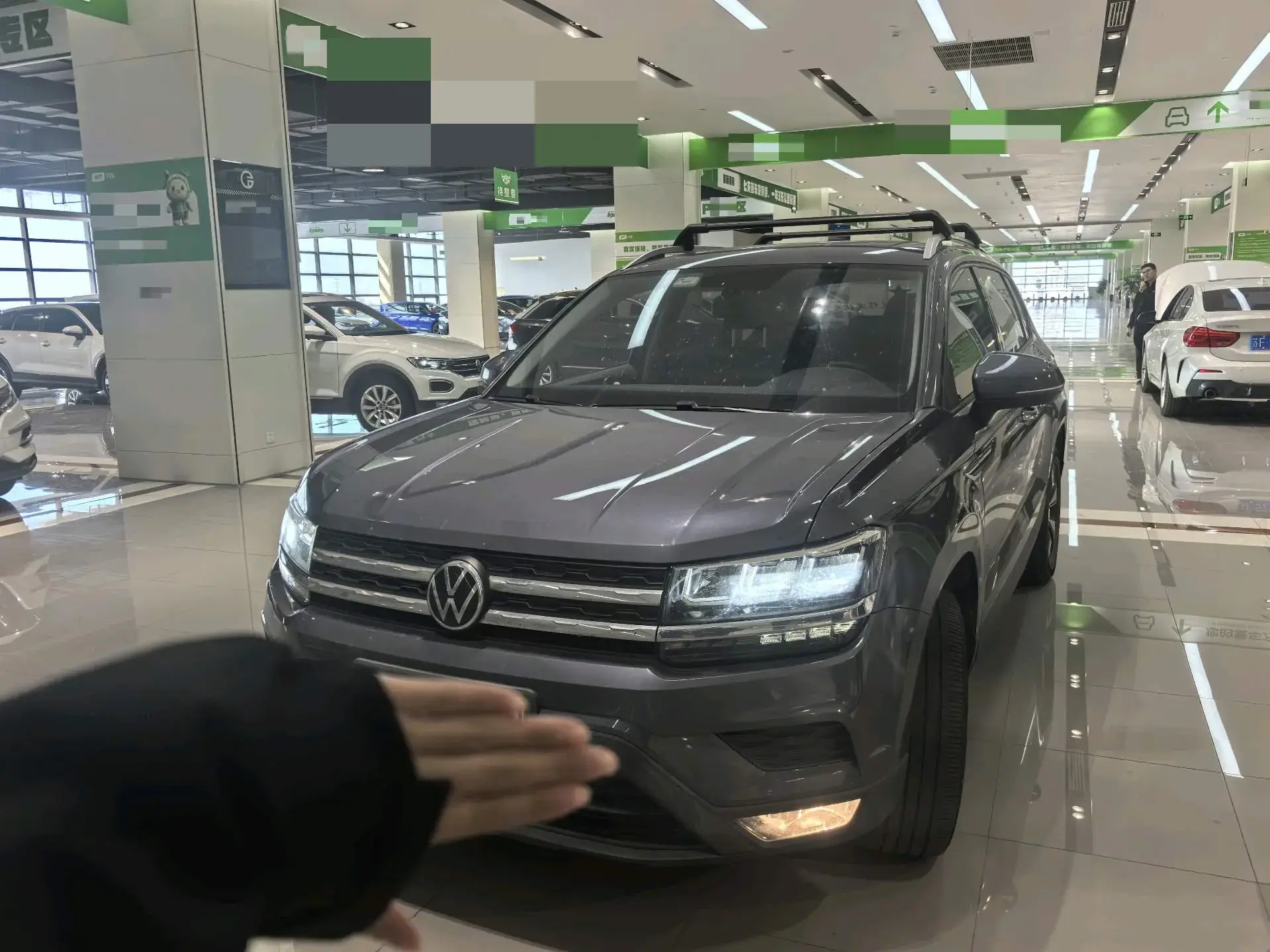 2021 VOLKSWAGEN THARU thumbnail 3